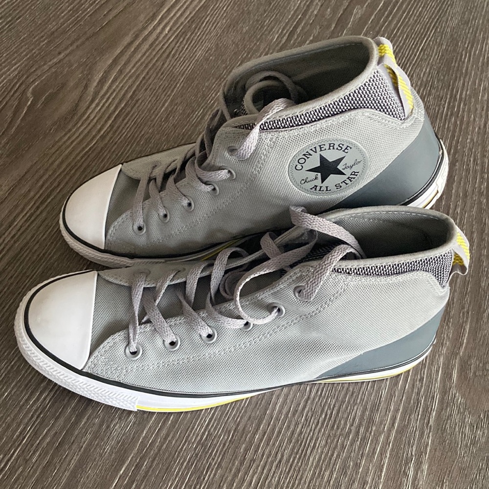 Men’s Converse sneakers